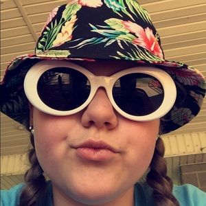 Meet your Posher, Isabella